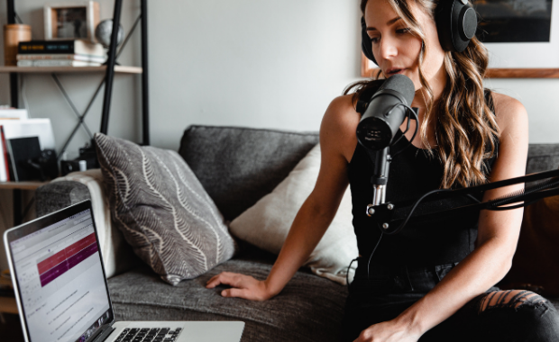  11 of the Best Podcasts to Help Women Entrepreneurs Grow Their Businesses